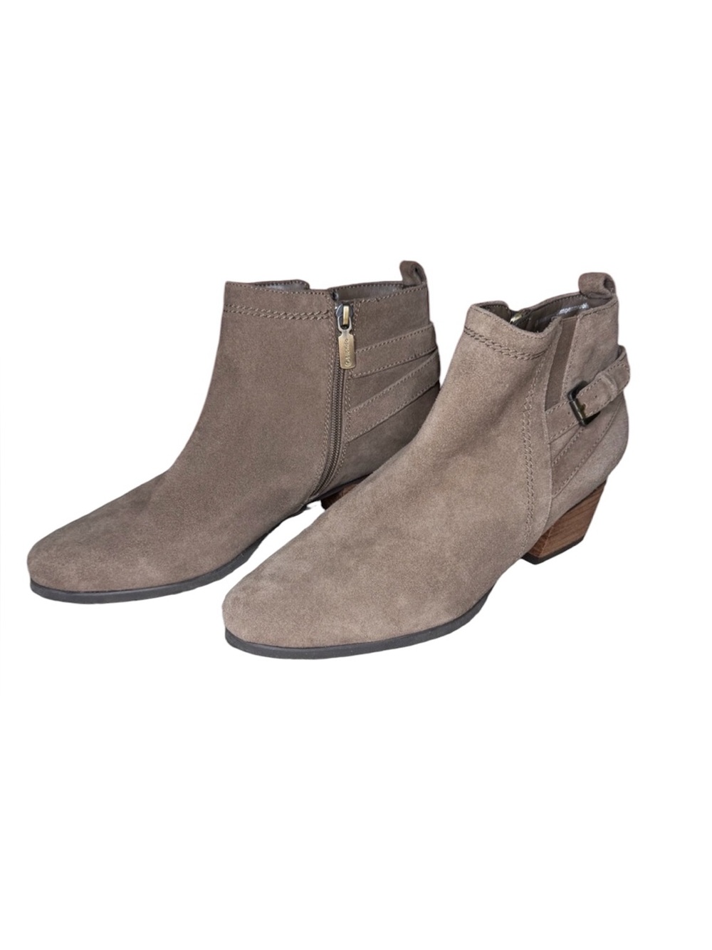 Blonde waterproof leather boots